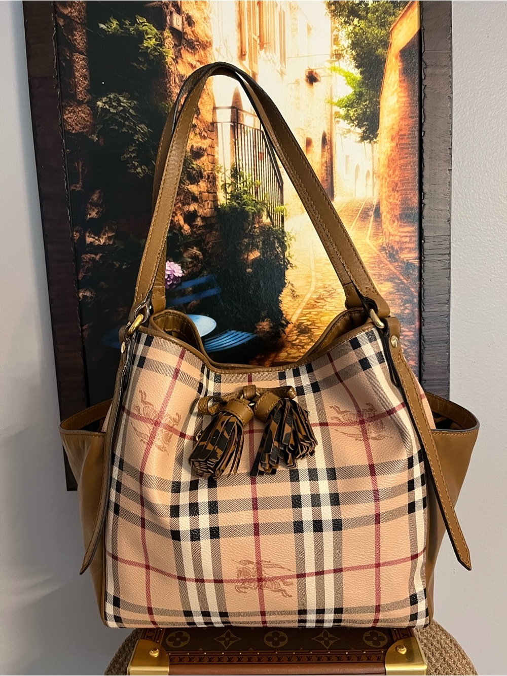 Burberry Plaid Shoulder Bag with Brown Leather Trim and Tassels - Picture 2 of 9